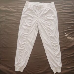 Lululemon Dance Studio Joggers Women's  Sz 12 Off White Cream color. Pants